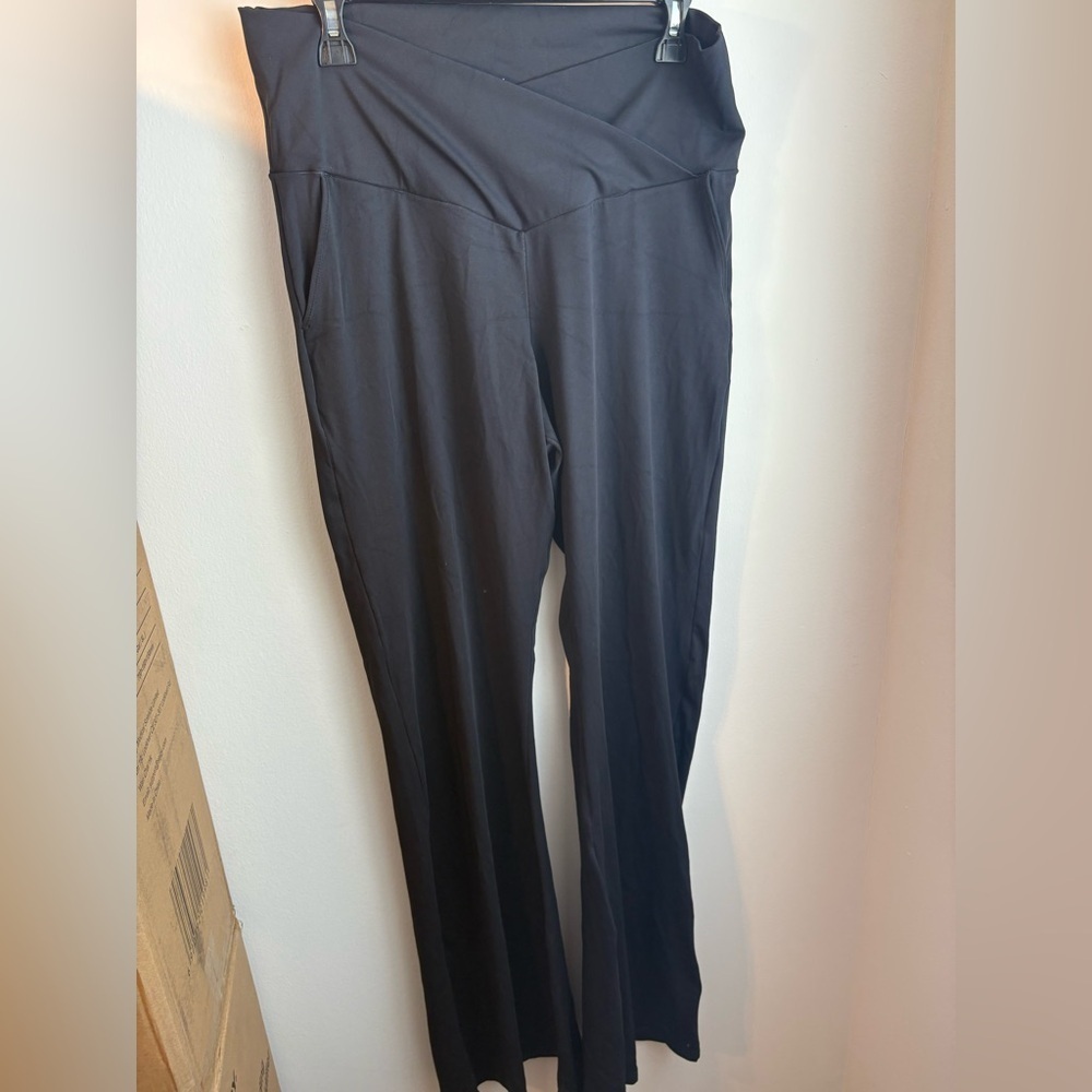 Sunzel criss cross band yoga pants black size 2XL NWOT